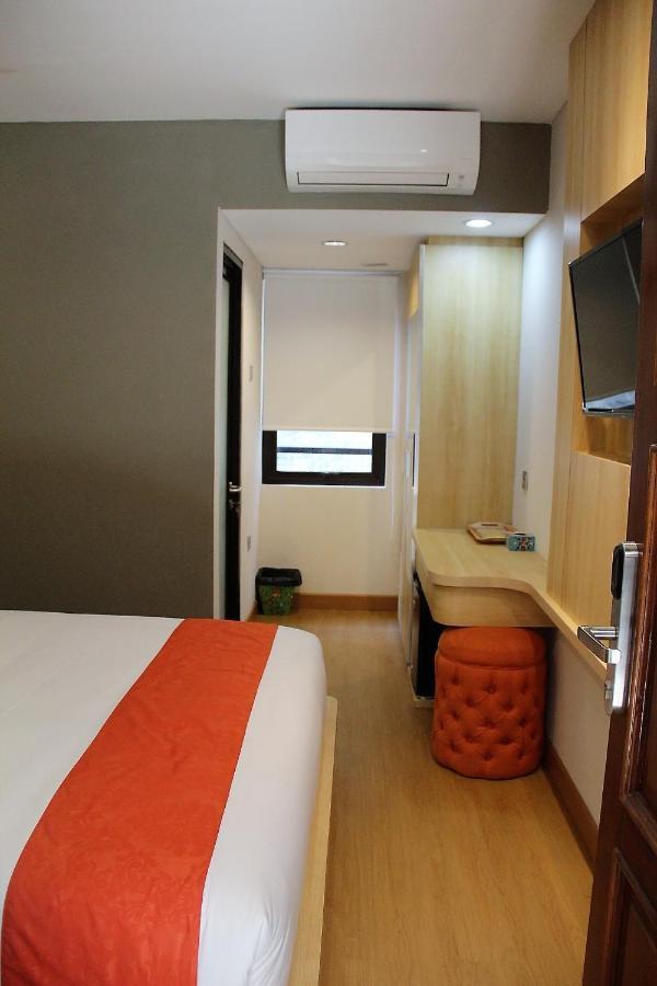 Motel The Nyaman Giacarta Esterno foto