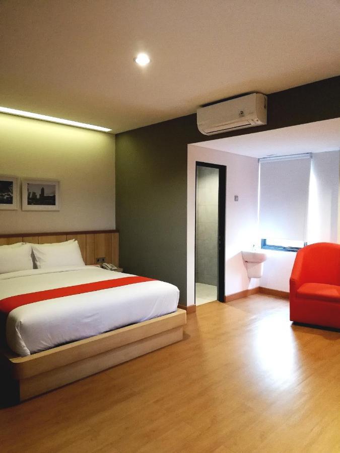 Motel The Nyaman Giacarta Esterno foto